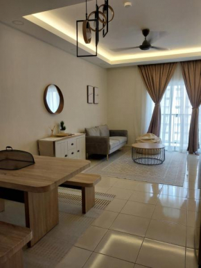 Alanis Residence Kota Warisan KLIA Sepang Nilai 2 bedroom 1 bathroom fully air-cond Wi-Fi Smart TV Pool view
